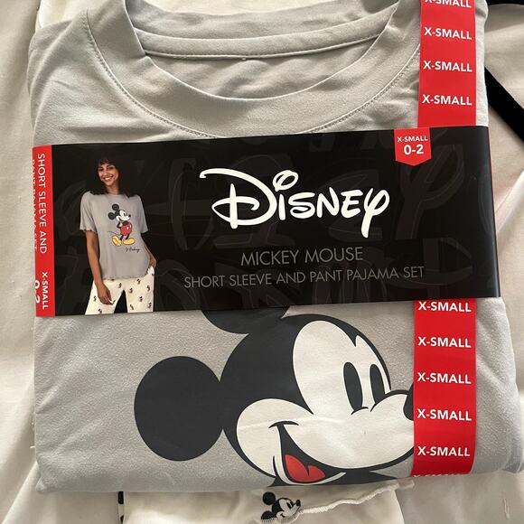 Disney Mickey Mouse NWT Women's Pajama Set XS - Picture 2 of 4
